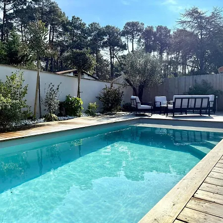 Holiday home Sublime Maison De Piscine Au Coeur Des Pins, Proche *