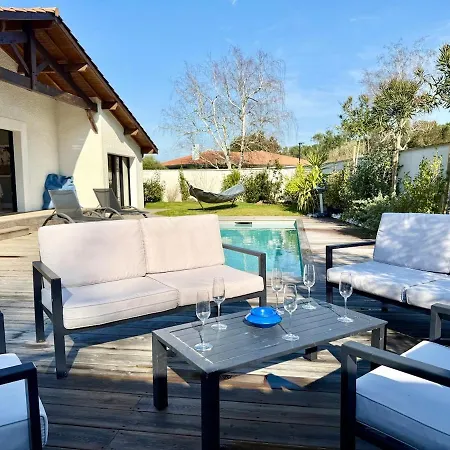 Sublime Maison De Piscine Au Coeur Des Pins, Proche Holiday home