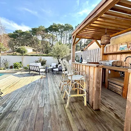 Holiday home Sublime Maison De Piscine Au Coeur Des Pins, Proche